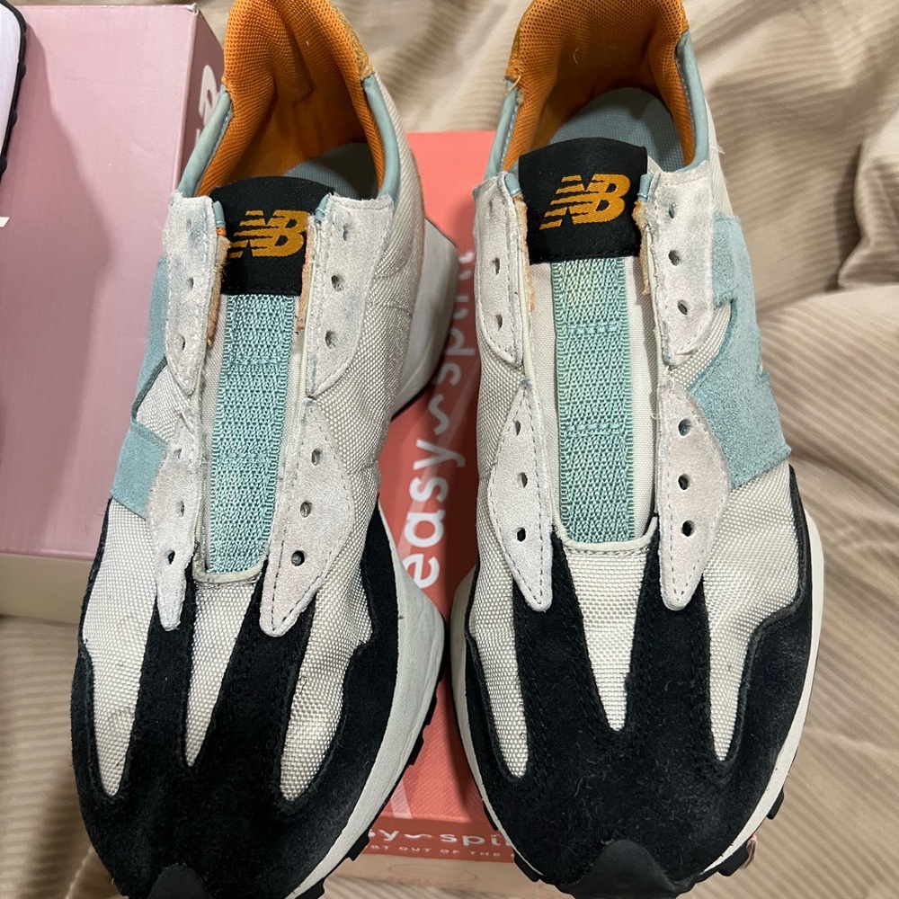 COPY - New Balance Tennis shoes 327 women